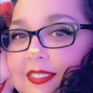 Meet your Posher, Liz